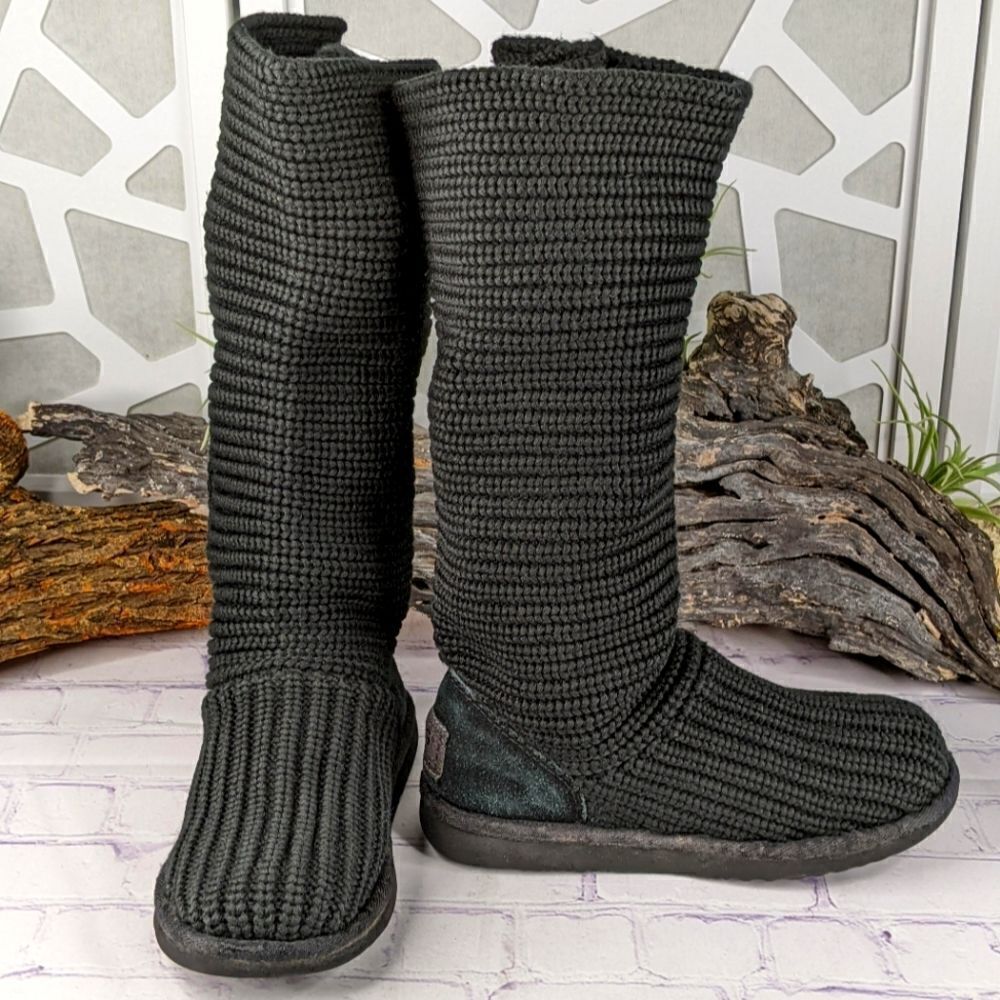 UGG Classic Cardy Boot - Picture 2 of 10